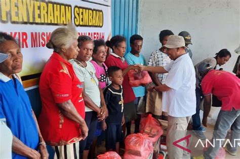 Pemkab Wondama Salurkan Bantuan Bapok Bagi Warga Asli Papua