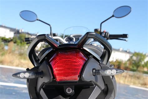 Prueba BMW R R la maxi naked bávara