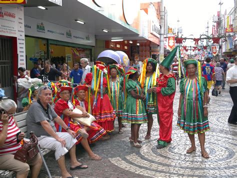 SERGIPE EM FOTOS Grupo Folclórico se apresentando do calçadão em Aracaju