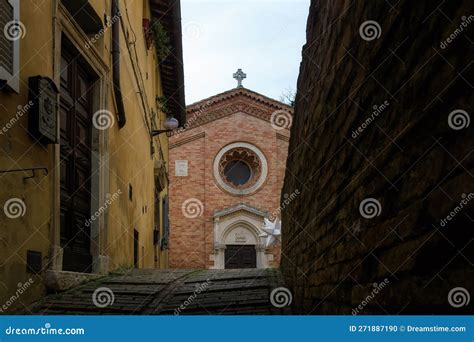 Narrow Alleys in Urbino, Renaissance Italian City in Marche Region Stock Photo - Image of facade ...