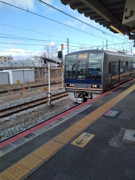 207系の快速塚口行きに乗りました 鉄道と路線バスの旅日記