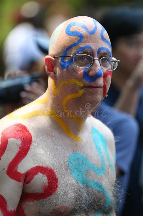 Künstler Malen Während Des NYC Body Painting Day Mit Der Künstlerin Andy Golub Voll Nude