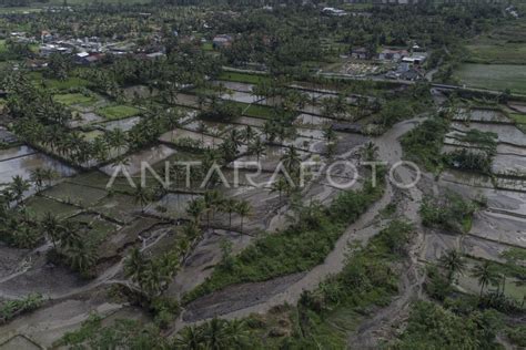 Lahan Pertanian Rusak Diterjang Banjir Bandang Di Tasikmalaya Antara Foto