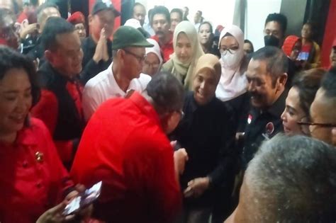 Dukung Suaminya Ganjar Pranowo Siti Atikoh Aktif Blusukan Serap