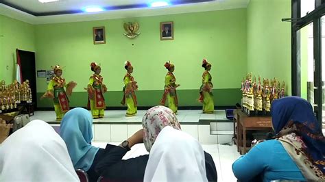 TARI LENGGANG NYAI SMKN 13 JAKARTA FLS Seni Budaya YouTube