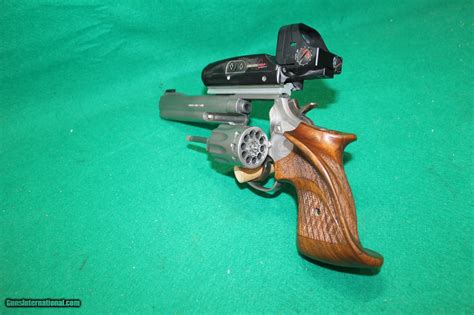 Smith And Wesson Model 617 2 10 Round 22 Lr Revolver W Bushnell Red Dot