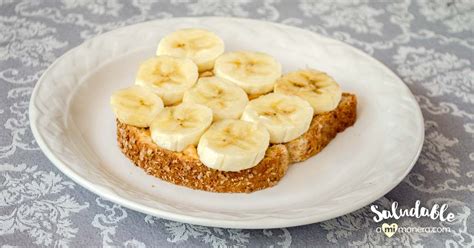 Pan tostado con plátano de 119 Kcal Receta fácil en la app Avena