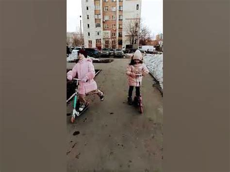 #омск #весна #самокат #гуляемвместе #подружки #лиза #март - YouTube