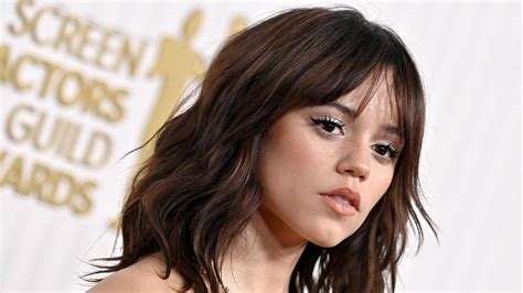 Jenna Ortega Kritik An Ihrem Verhalten Am Wednesday Set Sternde