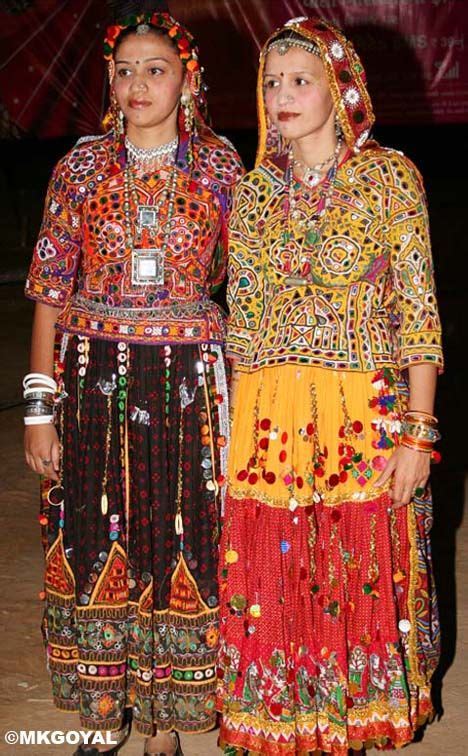 Share more than 154 traditional dress of gujarat latest ...