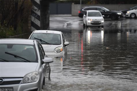 Slobodna Dalmacija Ogromne Ki E Potopile Dalmaciju U Splitu I