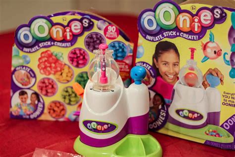 Make Fun Holiday Creations with Oonies by Moose Toys - SoCal Field Trips