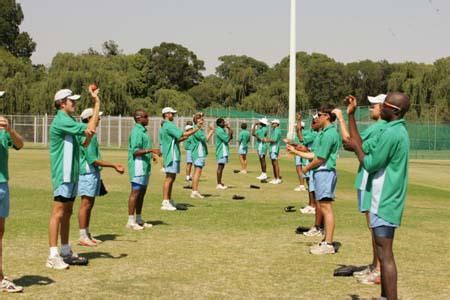 Players learn new throwing techniques | ESPNcricinfo.com