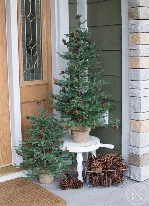 Comfy Rustic Outdoor Christmas D Cor Ideas Digsdigs