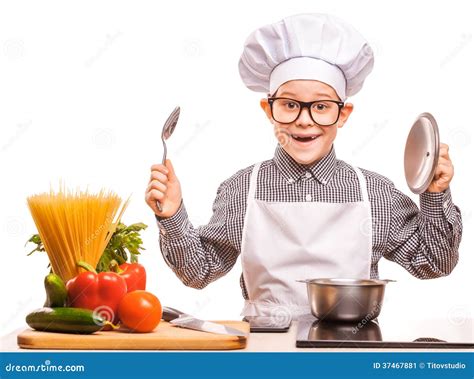 Le Chef De Gar On Fait Cuire Dans La Cuisine Image Stock Image