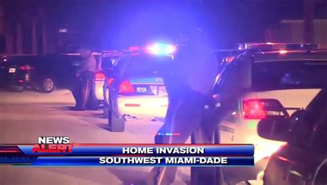 Robbers Dressed As Police Rob Sw Miami Dade Home At Gunpoint Wsvn