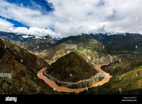 First Bend Of The Yangtze Hi Res Stock Photography And Images Alamy