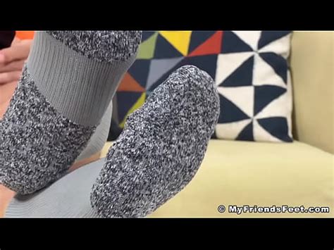 Handsome And Muscular Stud Alec Shows Off His Delicious Feet XVIDEOS