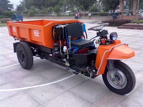 China Wuzheng 3 Wheel Dump Truck For Mining And Construction Sites