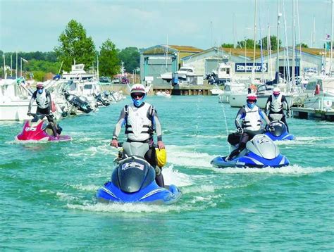 De Bayonne à Londres En Jet Ski Cest Parti La République Des