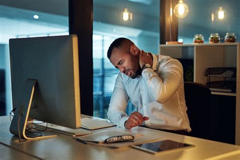 Proper Sitting Posture Checklist To Avoid Neck Pain