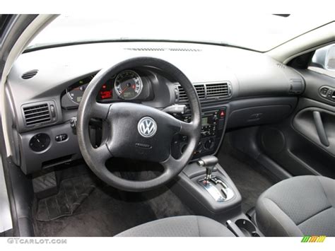 Grey Interior 2004 Volkswagen Passat GLS TDI Sedan Photo #54240399 ...