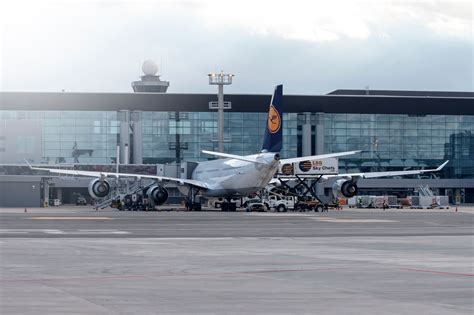 Lufthansa To Reactivate 5 More Airbus A340-600s