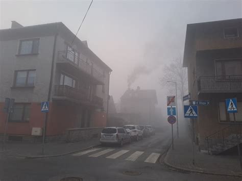 Tp Pl Miasto Budzi Si W Smogowej Mgle W Centrum Nie Ma Czym Oddycha