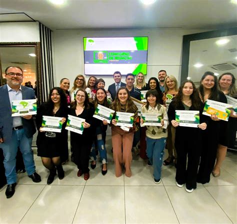 OSBG homenageia estudantes vencedores do Concurso de Redação