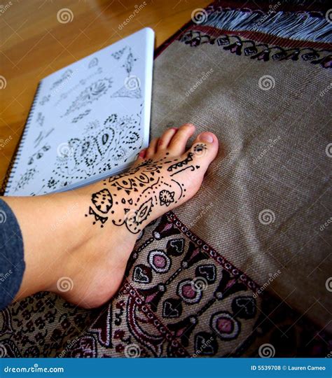 Henna Application And Design Stock Photo Image Of Artisan Bride 5539708