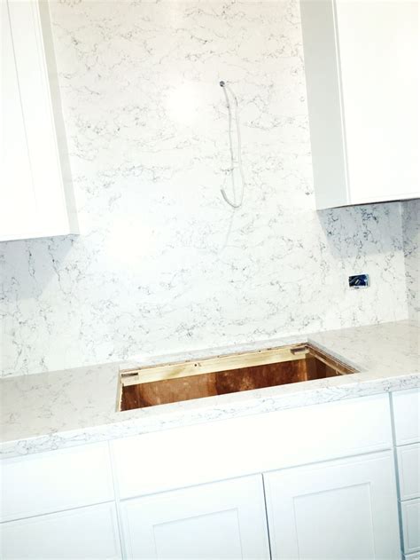 White Arabesque Quartz Countertop – Countertops Ideas