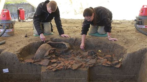 Arch Ologischer Fund Spuren Einer Jahre Alten Siedlung In