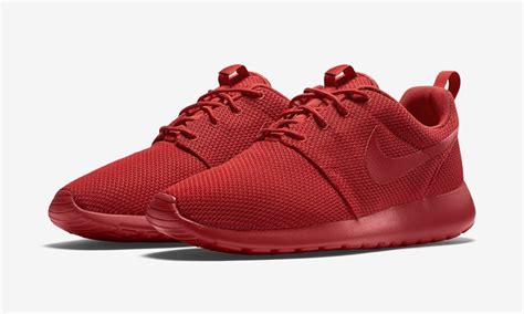 トリプルレッドのナイキ ローシ ワン ユニバーシティ レッドが海外展開！ Nike Roshe One Varsity Red