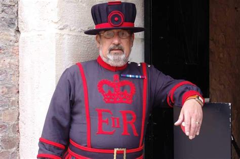 Tower of London Tickets - With Beefeater Tour