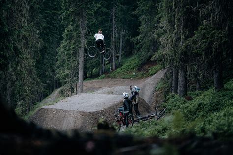 Patricia Druwen Kathi Kuypers Friends Im Epic Bikepark Leogang