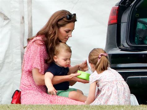 Kate Middleton And Prince William To Announce Fourth Pregnancy Before