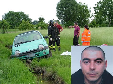 Malore Al Volante Esce Di Strada E Muore A Anni