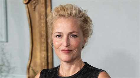 Gillian Anderson S Cosy London Home Is Both Timeless And Trendy Woman