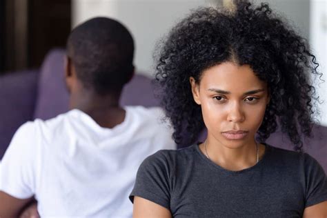 9 Relationship Red Flags You Should Never Ignore