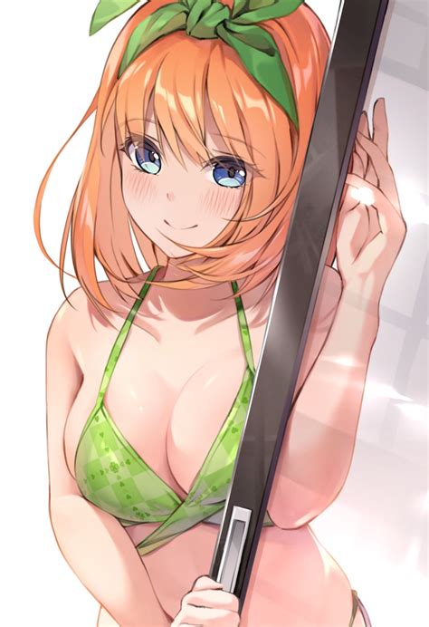 To Gemichi Toubun No Hanayome Nakano Yotsuba Bikini Cleavage