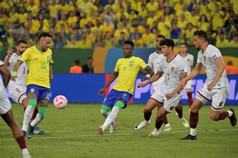 Brasil sofre empate da Venezuela no fim tropeça em casa e fica em 2º