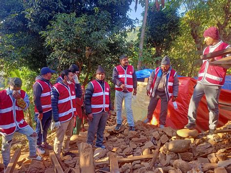 भूकम्प प्रभावित क्षेत्रको पुनर्निर्माण गर्न एमाले सुर्खेतको टोलि