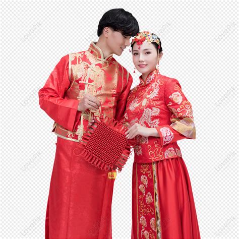 Gambar Pasangan Berbaju Merah Memegang Simpul Cina PNG Unduh Gratis