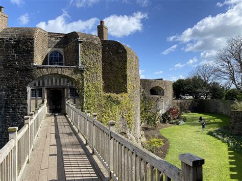 Walmer Castle, Kent (UK) : r/castles