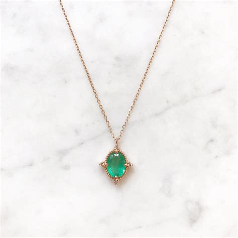 Victorian Emerald Pendant Necklace / vasa new york