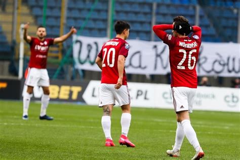 PKO Ekstraklasa Awantura o kasę Kto ile dostanie w ostatniej transzy