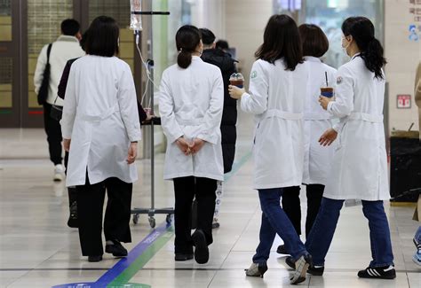 South Korean Doctors Walk Out To Protest Government Policy Causing