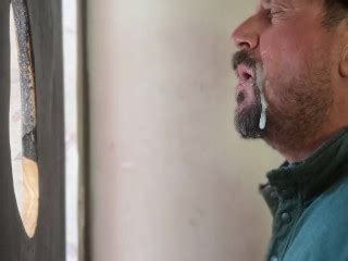 散歩を見て私の顔と栄光の穴を掃除する Pornhub Gay