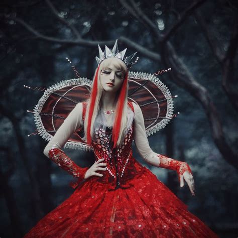 Red queen by ~Vavalika on deviantART | Red queen costume, Red queen ...