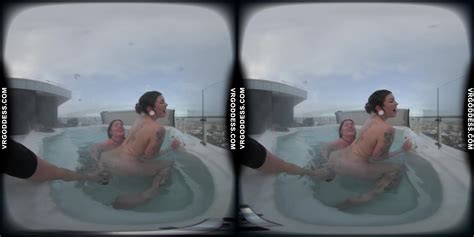 Sammy And Ellah Have Lesbian Sex In A Rooftop Jacuzzi VR Porn Video VRPorn